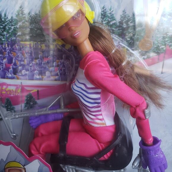 You can be anything articulated para alpine skier fashionista barbie nib - Picture 4 of 4